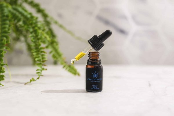 Les Bienfaits des Huiles Essentielles pour la Santé de la Peau